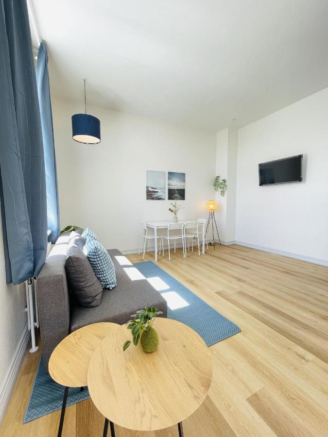 Aday - Blue Light Suite Apartment In The Center Of イェリング エクステリア 写真