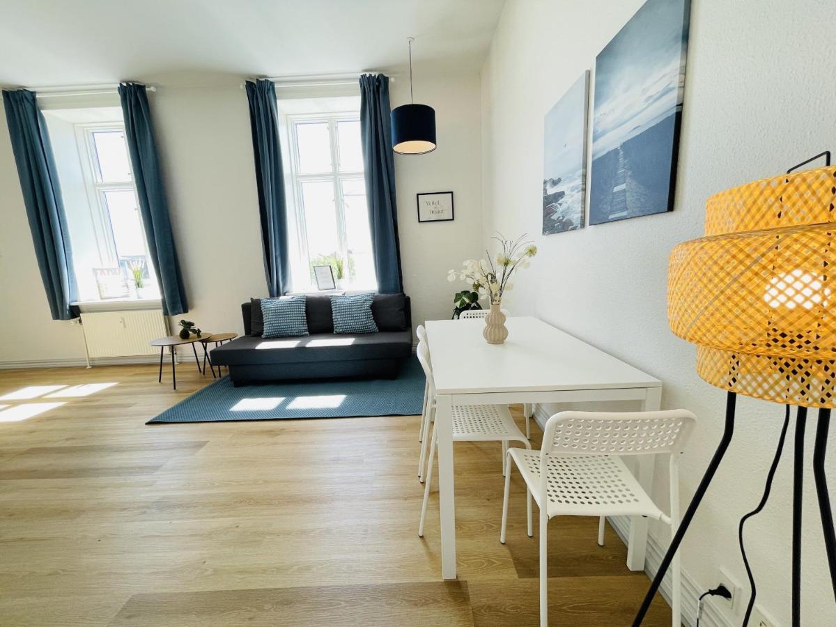 Aday - Blue Light Suite Apartment In The Center Of イェリング エクステリア 写真
