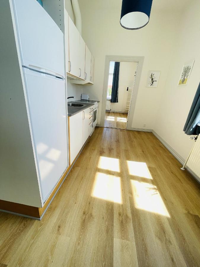 Aday - Blue Light Suite Apartment In The Center Of イェリング エクステリア 写真